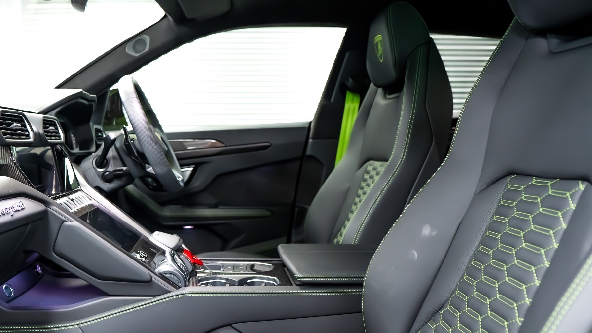 2024 Lamborghini Urus Image 7